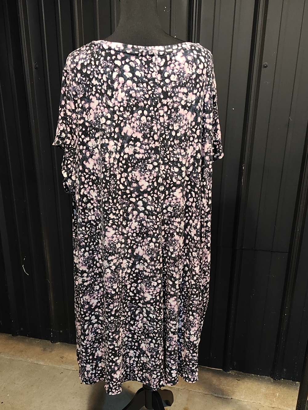 Terra & Sky Black and Light Pink Abstract Floral Dress - Picture 5 of 6